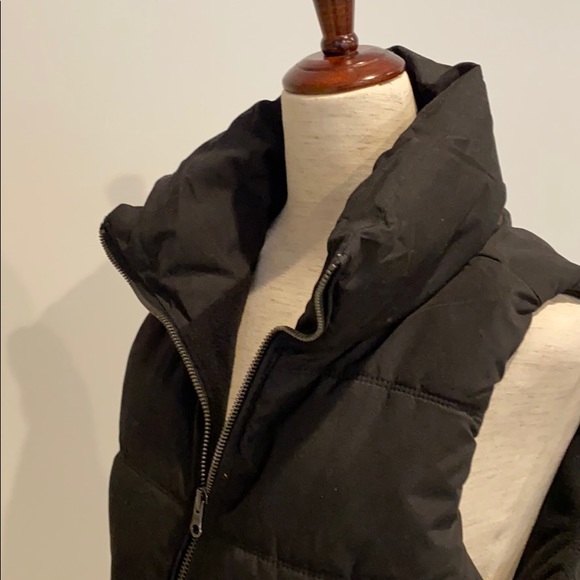 Old navy Black fleece lines puffer vest SMALL - Picture 3 of 8